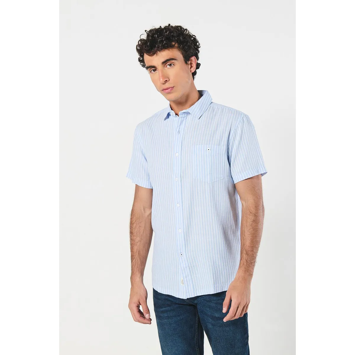 KOAJ - KOAJ Camisa azul clara a rayas con cuello sport collar Hombre