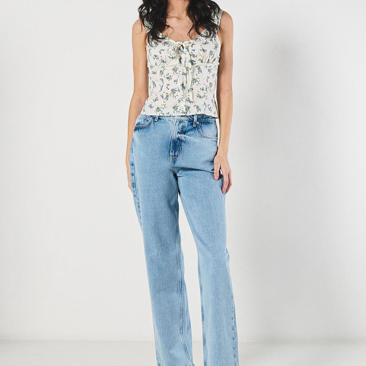 KOAJ - KOAJ Blusa crop blanca manga sisa con diseños de flores Mujer