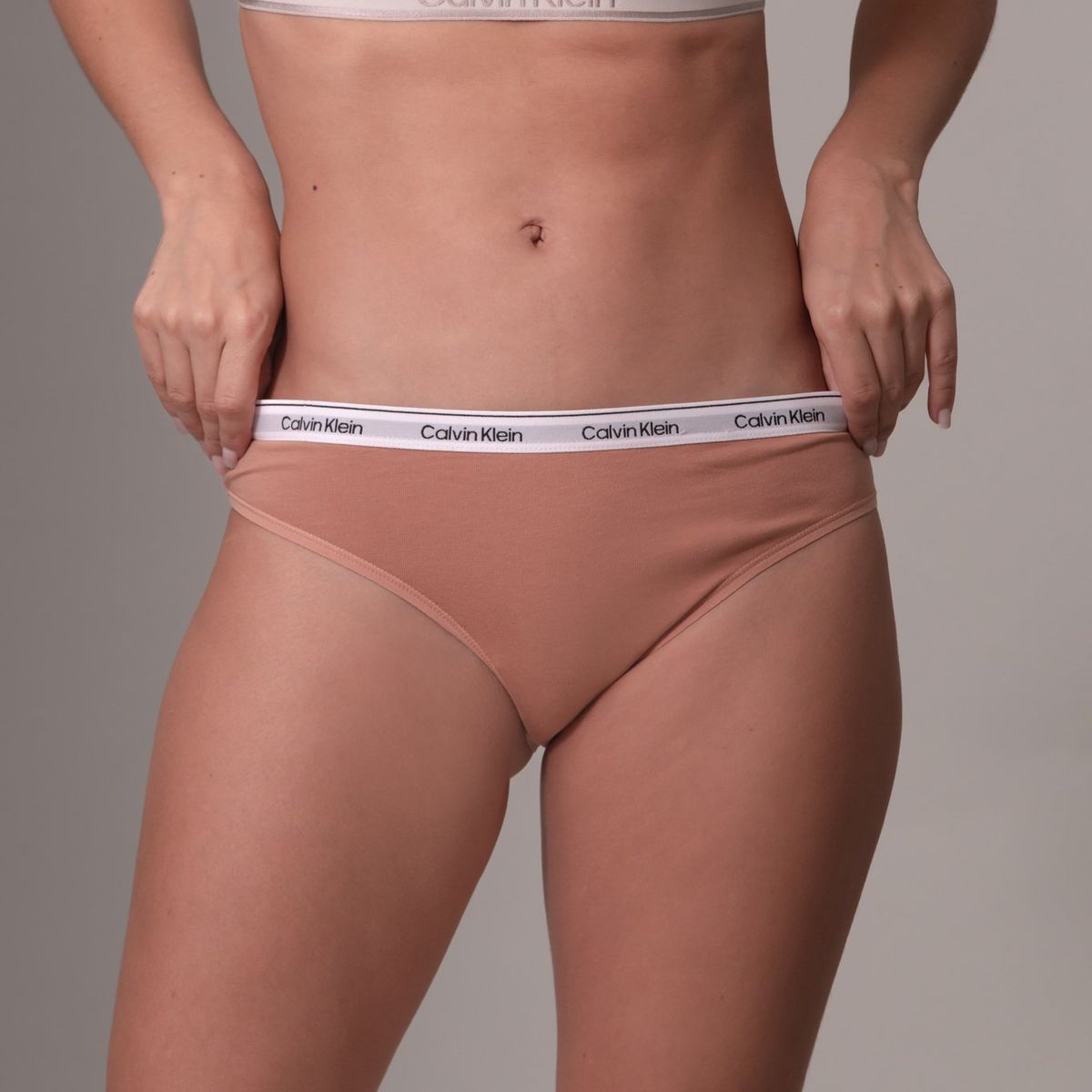 CALVIN KLEIN - Pantie Estilo Brazilian  - Modern Logo Calvin Klein