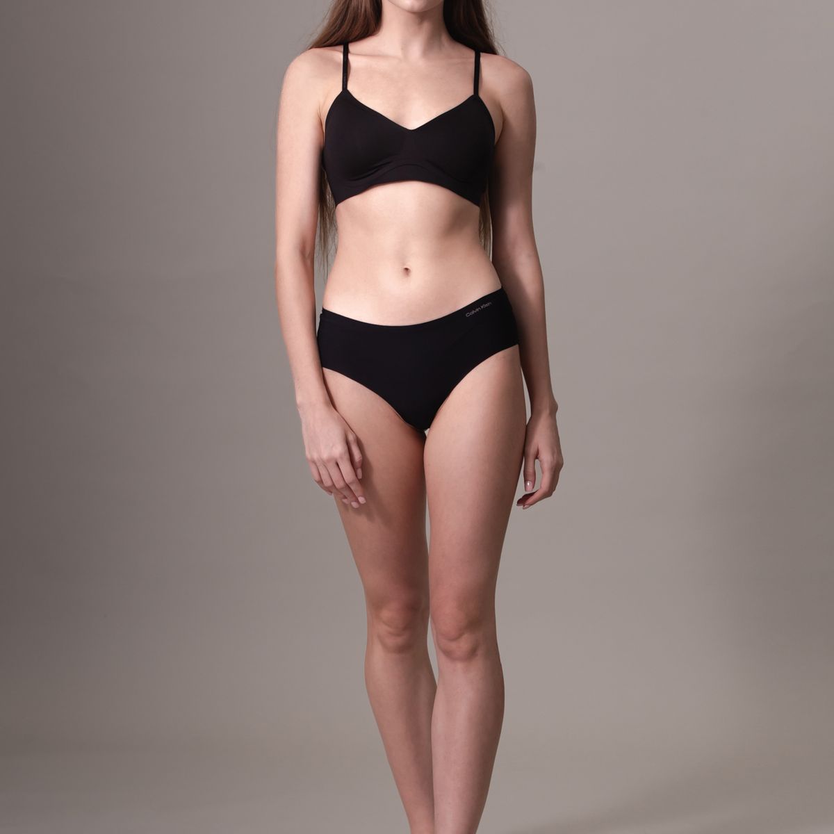 CALVIN KLEIN - Bralette negro con forro ligero y con aros de gel - invisibles Calvin Klein