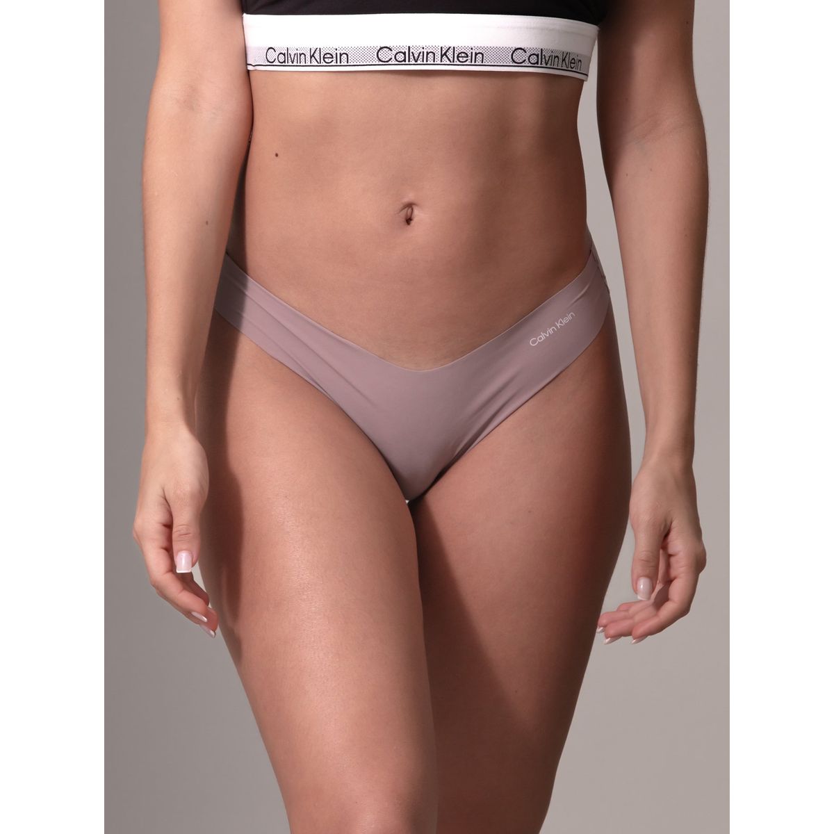 CALVIN KLEIN - Pantie Tipo Tanga Rosada - Invisible Microfibra