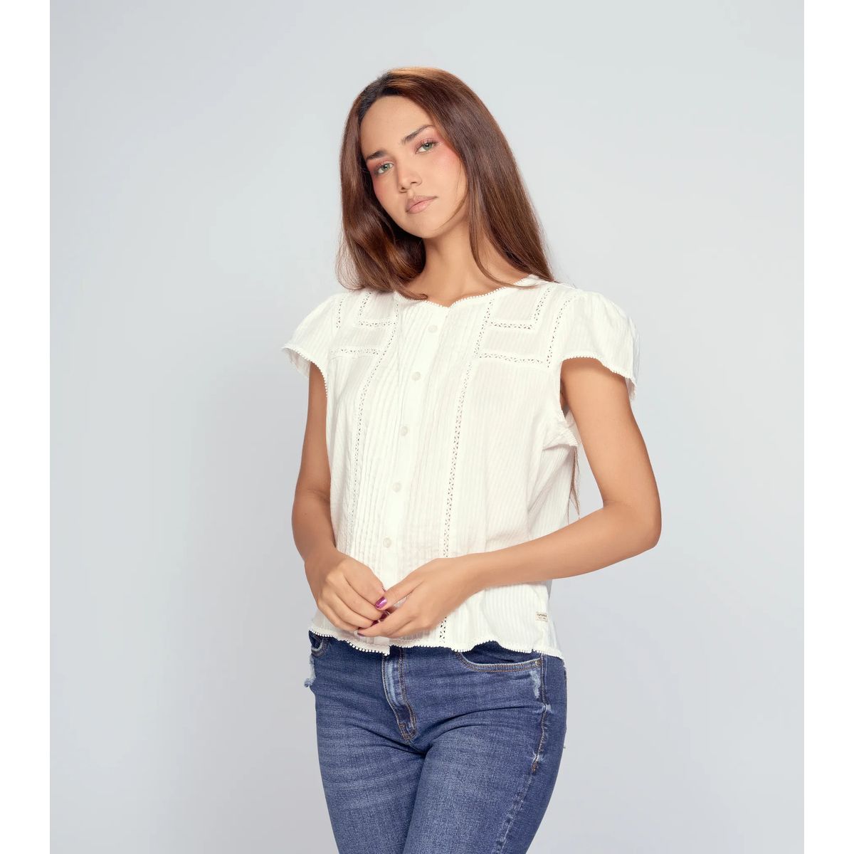 UNSER - Blusa Unicolor Con Encaje Y Alforzas Unser