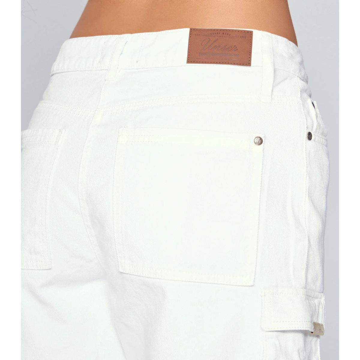 UNSER - Bermuda Con Bolsillos Tipo Cargo Unser