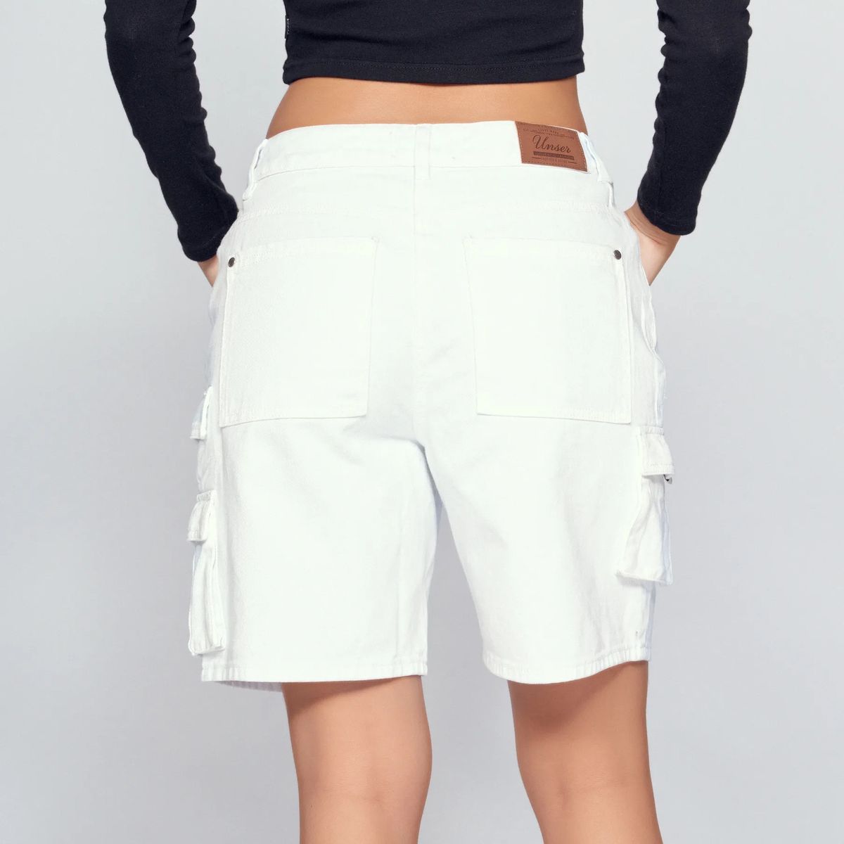 UNSER - Bermuda Con Bolsillos Tipo Cargo Unser