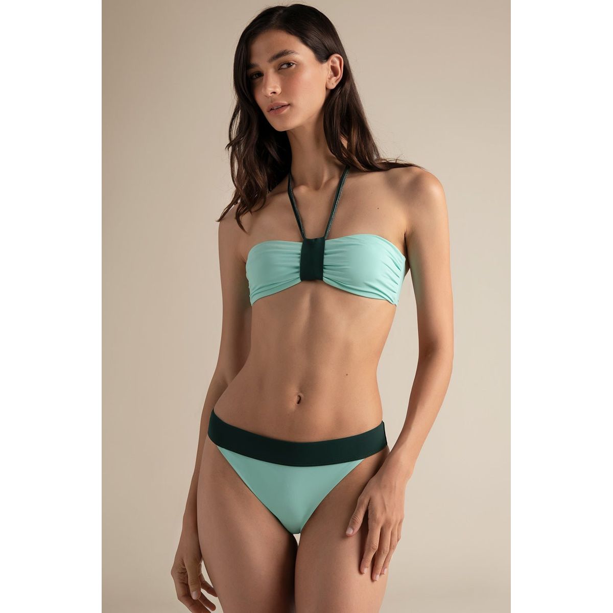 TOUCHE BALNEAIRE - TOP BIKINI BANDEAU CON CENTRO Y TIRAS EN CONTRASTE 0B94052