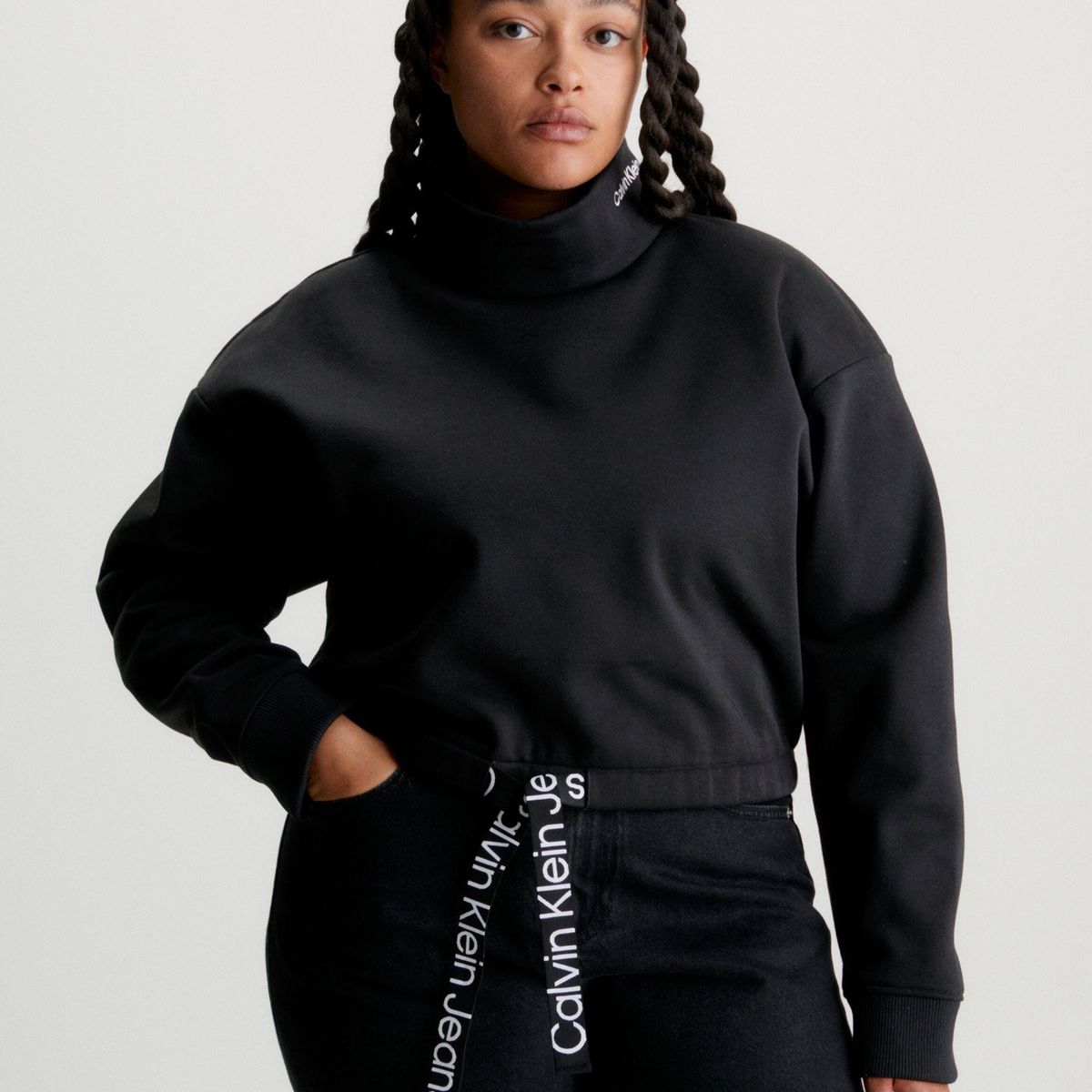 CALVIN KLEIN - Saco negro cropped con cuello alto Calvin Klein