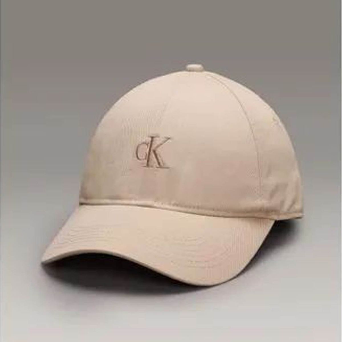 CALVIN KLEIN - Gorra beige con monograma bordado Calvin Klein