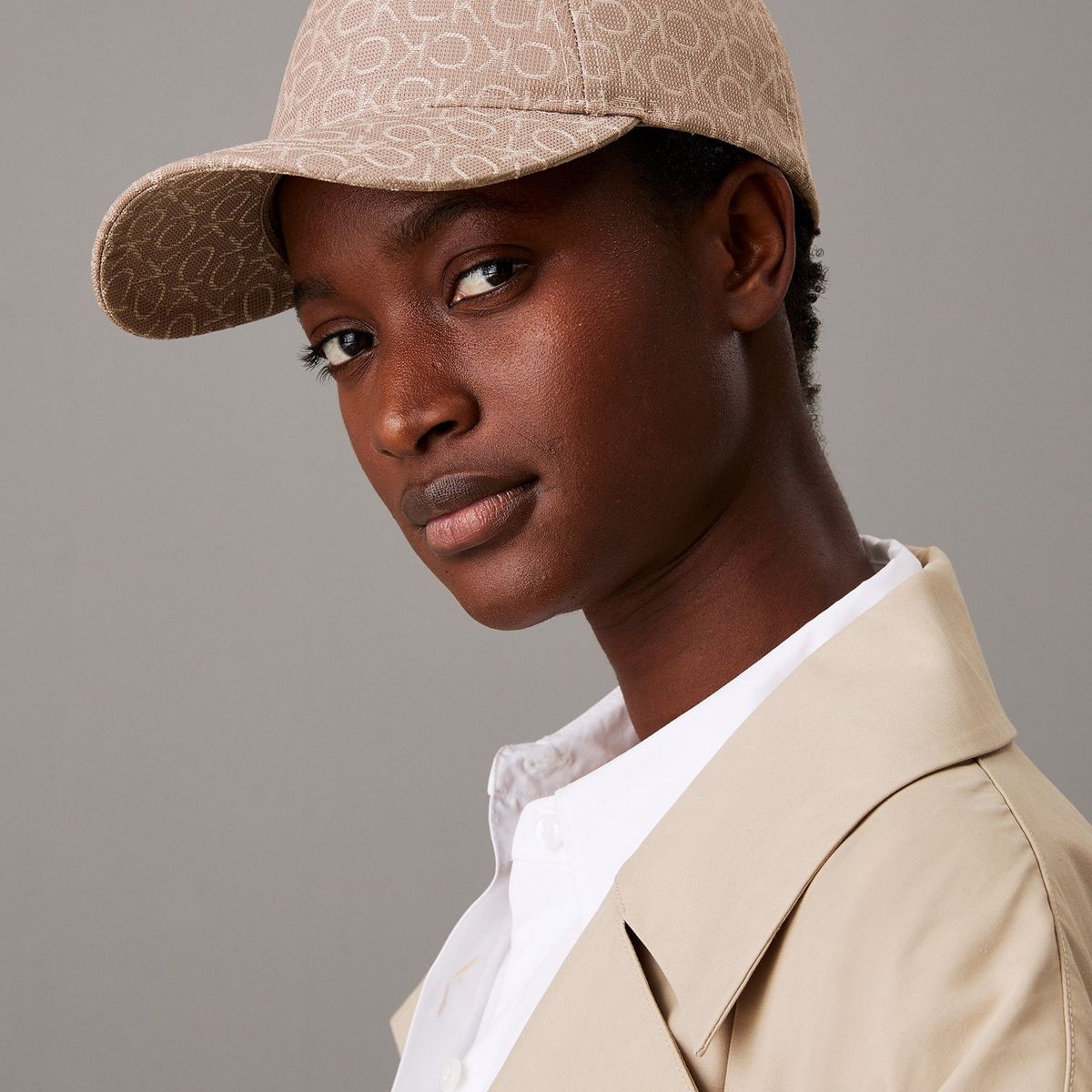 CALVIN KLEIN - Gorra beige de jacquard con logo Calvin Klein