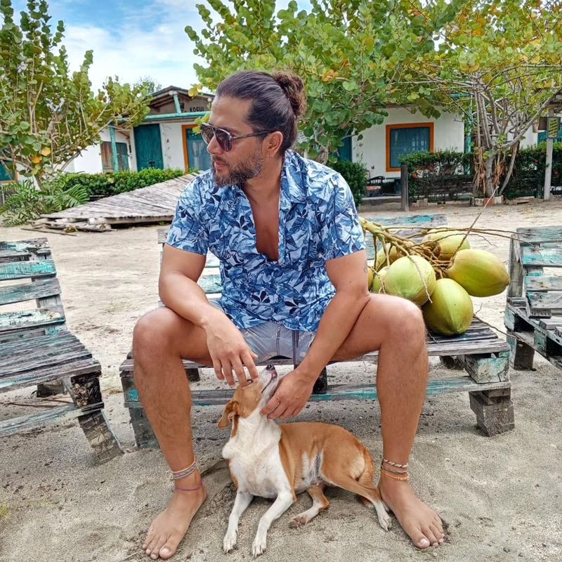MANTARRAYA BEACHWEAR - CAMISA DE HOMBRE MILOS AZUL OSCURA