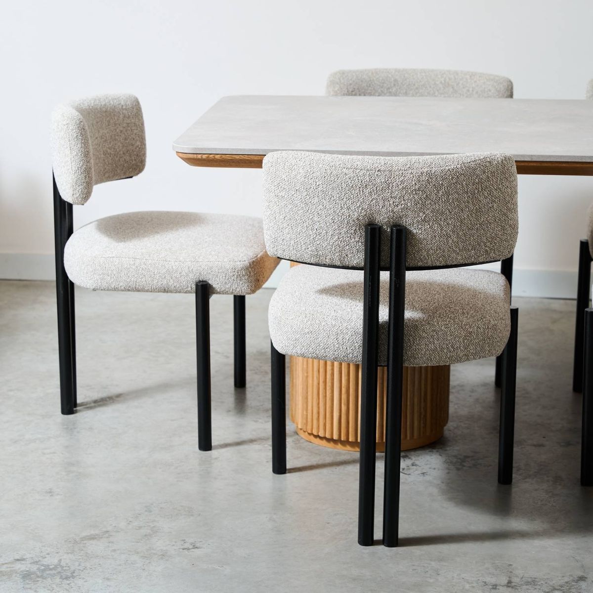 ENMADERA - Comedor Musgo en roble y plantilla en melamina