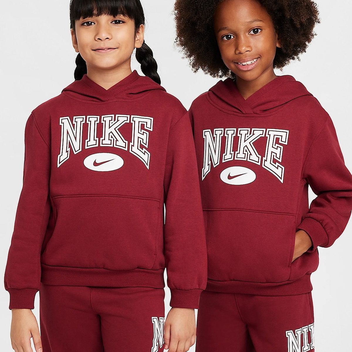 NIKE - BUZO CON CAPOTA NIKE NIÑO GAME DAY ESSENTIALS 86M548-F86 4 A 7 AÑOS
