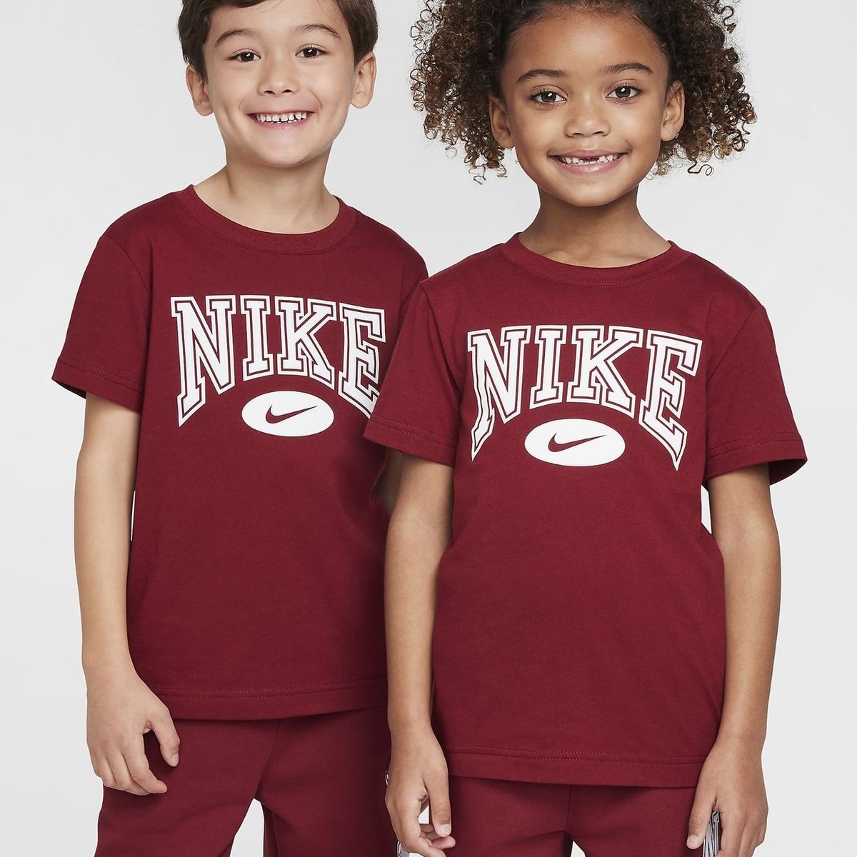 NIKE - CAMISETA NIKE NIÑO GAME DAY ESSENTIALS 86M549-F86 4 A 7 AÑOS
