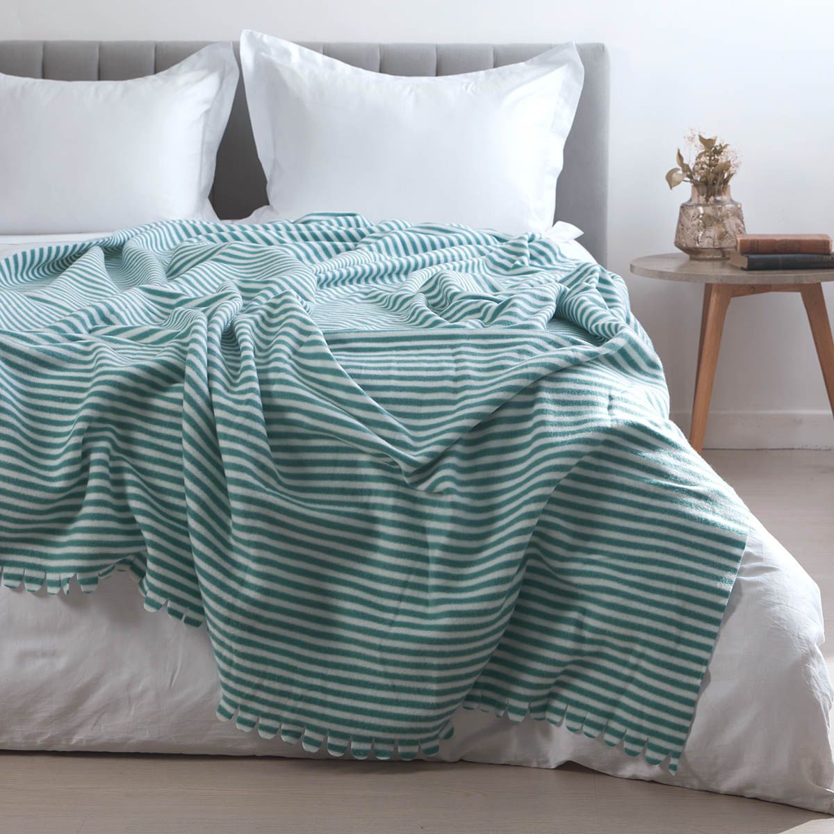 DISTRIHOGAR - Cobija Polar Fleece 180 gr Stripes Aguamarina 140 x 200 cm