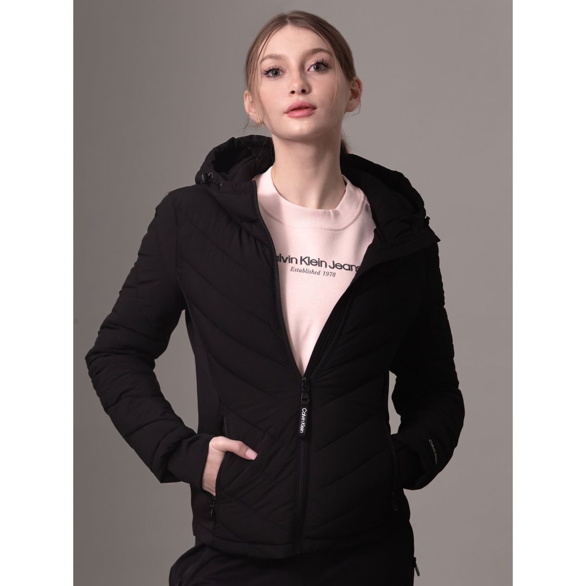 CALVIN KLEIN - Rompe viento negro plegable con estiramiento Calvin Klein