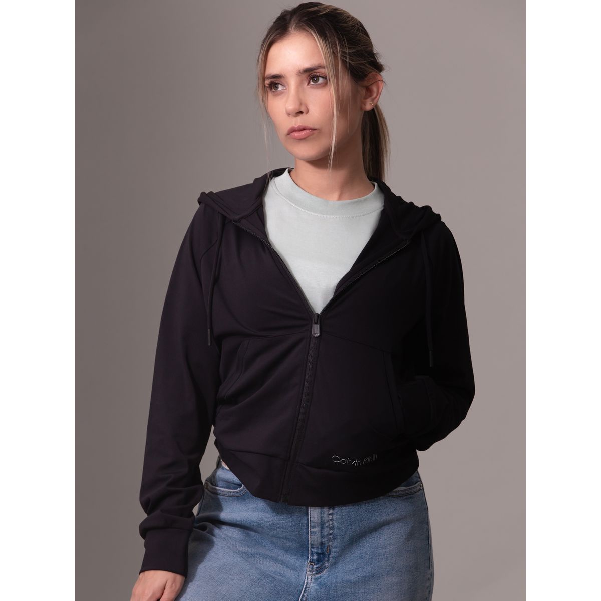 CALVIN KLEIN - Buzo negro deportivo con capota suave y elástica Calvin Klein