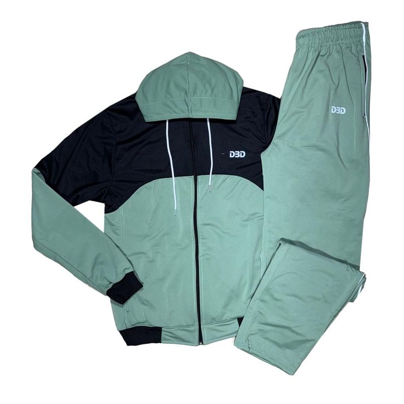 MODA EN CIRCUITO - Conjunto Deportivo o Sudadera para Mujer en Vioto.