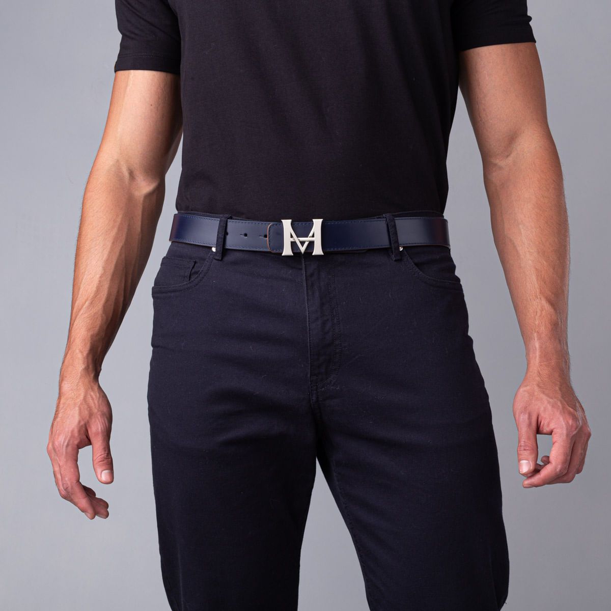 MARIO HERNANDEZ - Cinturón Casual Monograma Doble Faz Indigo Caoba