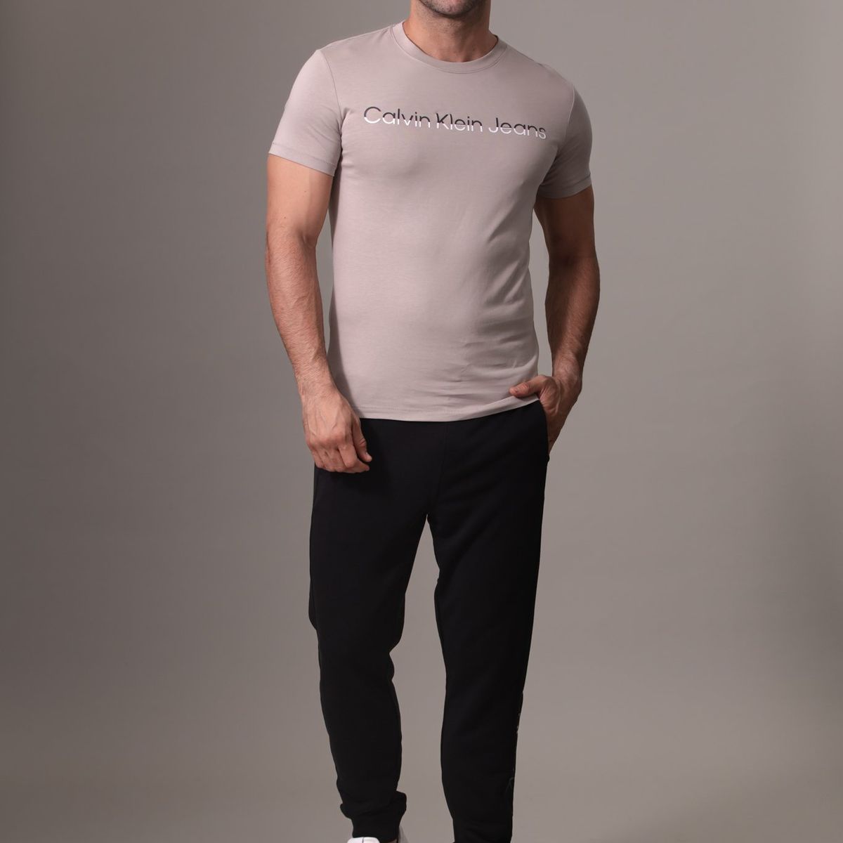 CALVIN KLEIN - Camiseta gris con logo institutional bicolor Calvin Klein