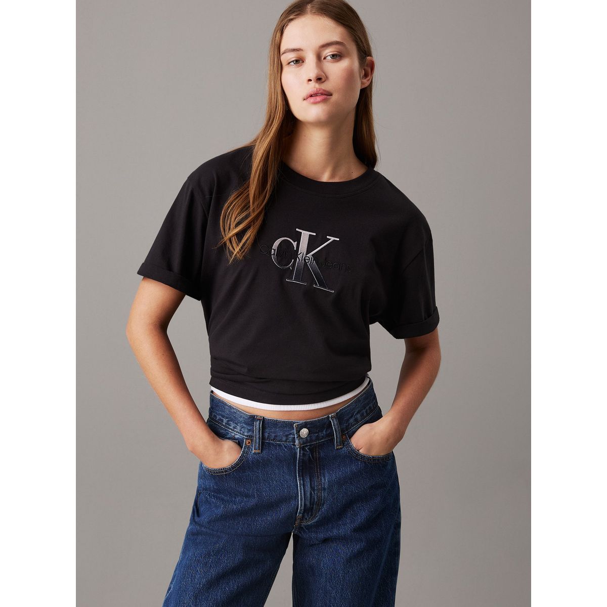 CALVIN KLEIN - Camiseta negra holgada con monograma Calvin Klein