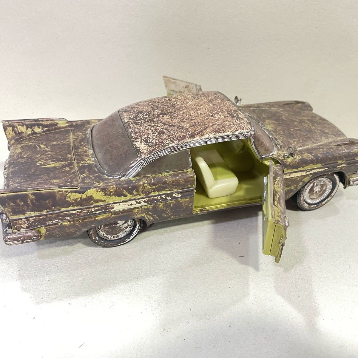 GREENLIGHT - CARRO PLYMOUTH BELVEDERE TULSARAMA VERSION BARRO Colección
