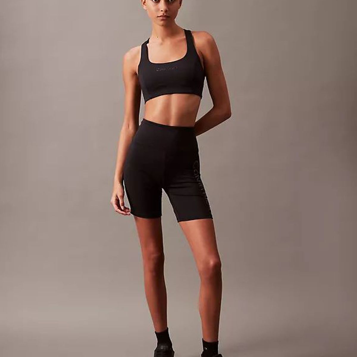 CALVIN KLEIN - Pantalóneta Negra Deportiva Con Logo Atonal Para Mujer Calvin Klein