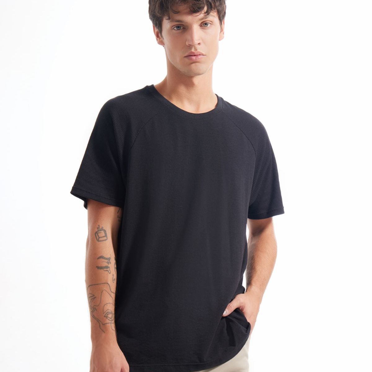 SEVEN SEVEN - Camiseta De Hombre  Color Negro Marca Seven Seven #45092306
