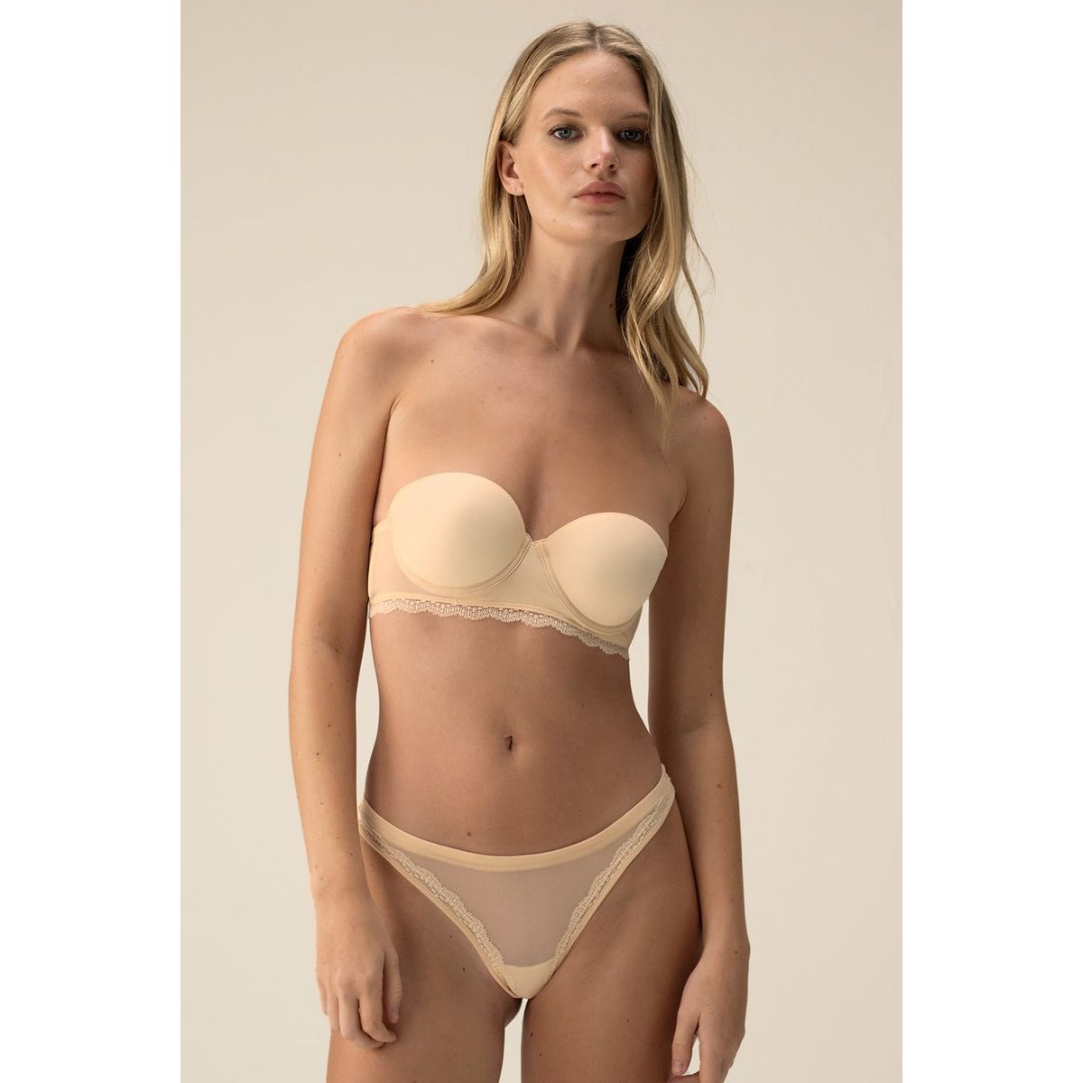 TOUCHE LINGERIE - BRASIER STRAPLESS EN MICROFIBRA Y ENCAJE 0427052
