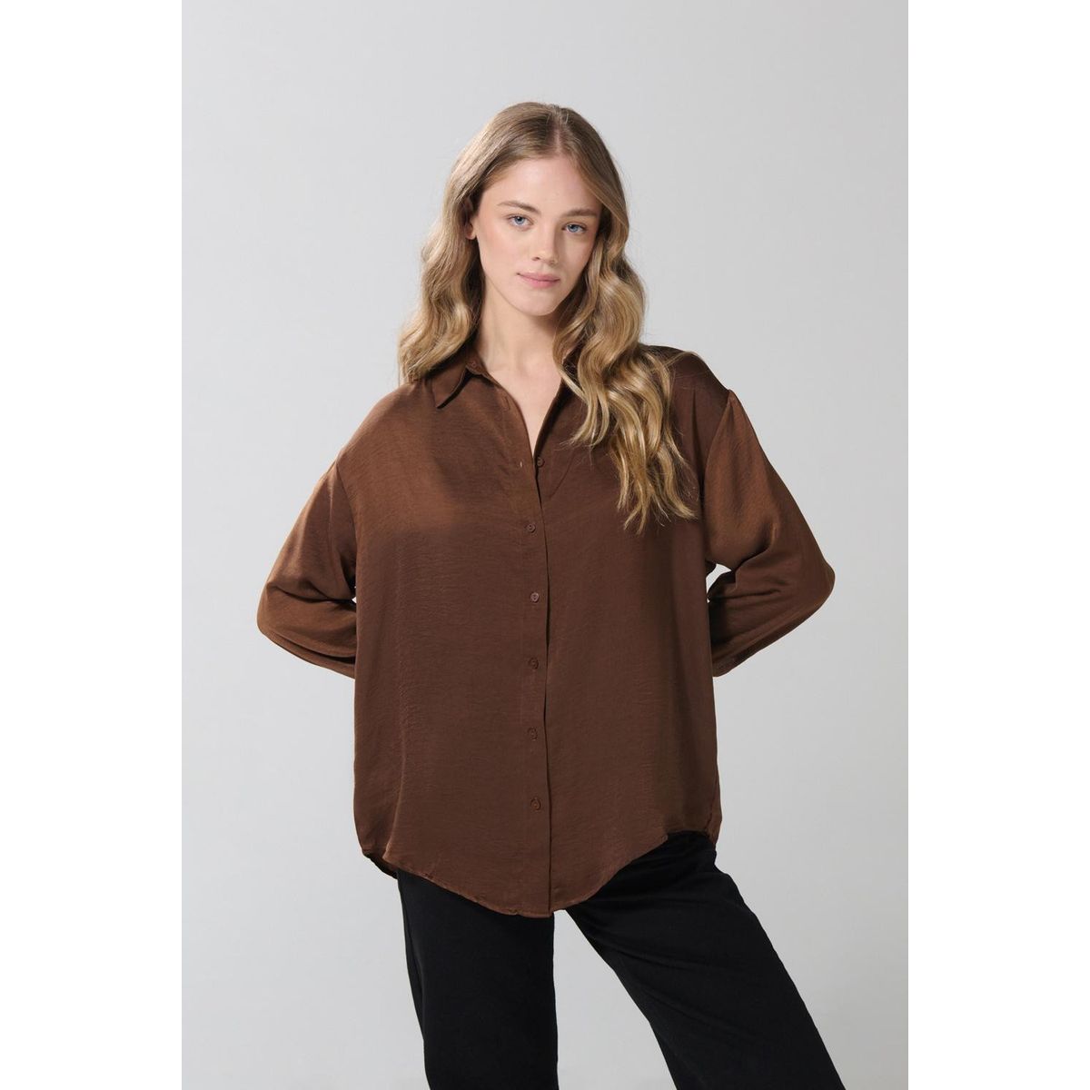 KOAJ - KOAJ Blusa oversize unicolor con botones y manga larga Mujer