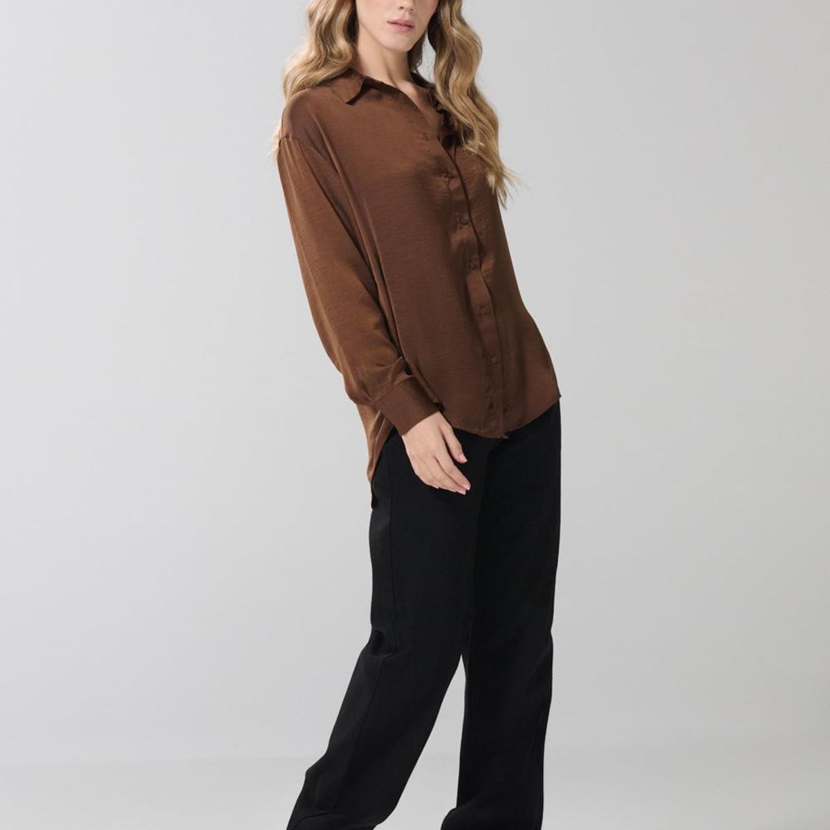 KOAJ - KOAJ Blusa oversize unicolor con botones y manga larga Mujer