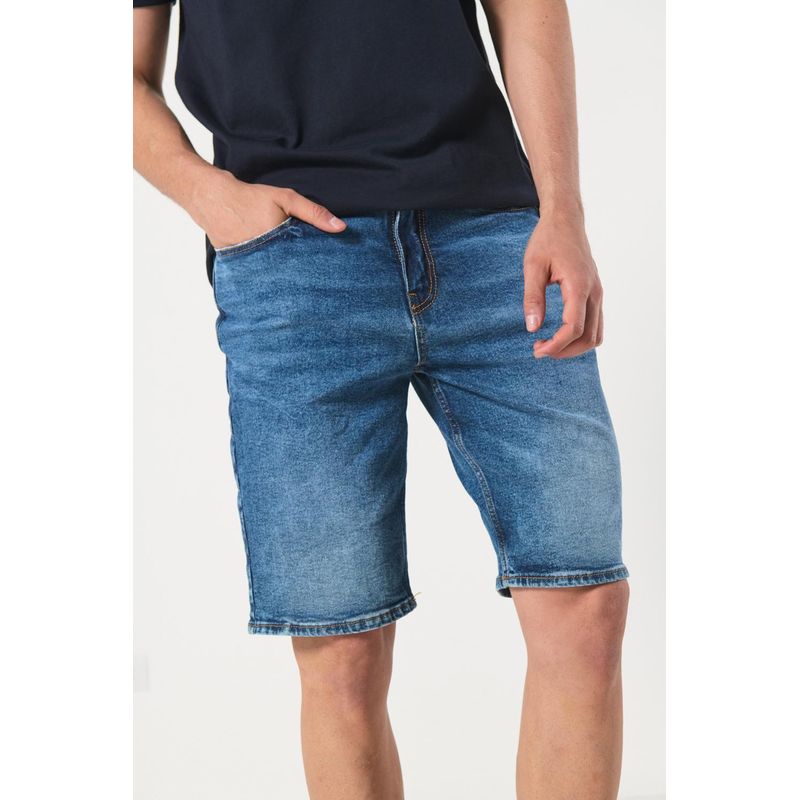 KOAJ - KOAJ Bermuda slim en jean azul clara con bolsillos y tiro bajo HOMBRE