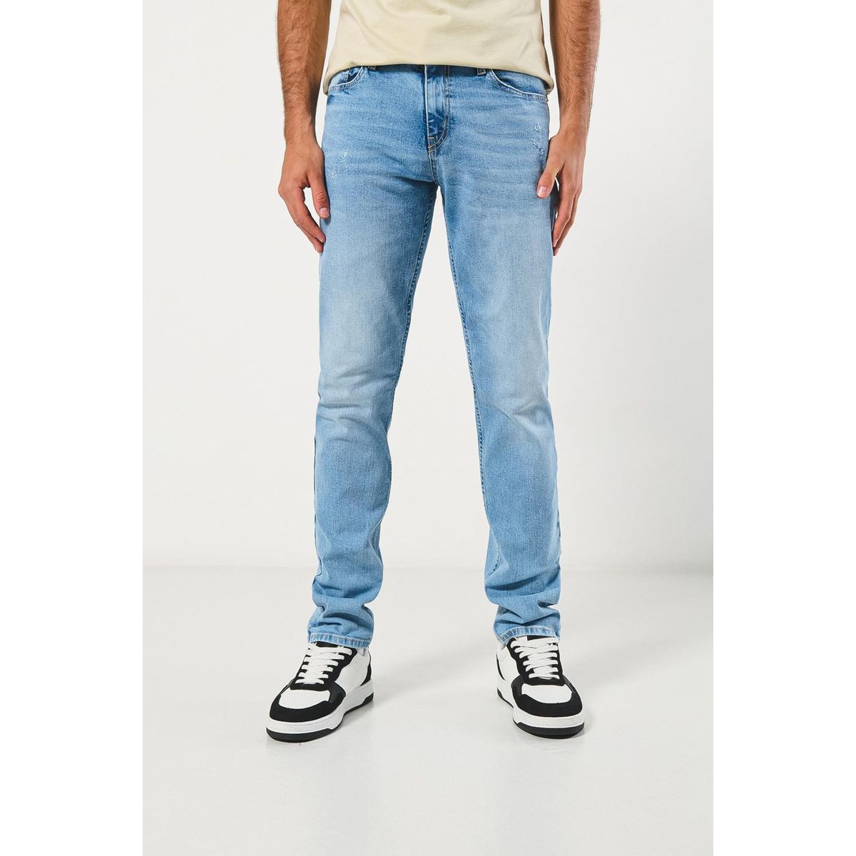 KOAJ - KOAJ Jean slim tiro bajo azul claro ajustado con desgastes Hombre