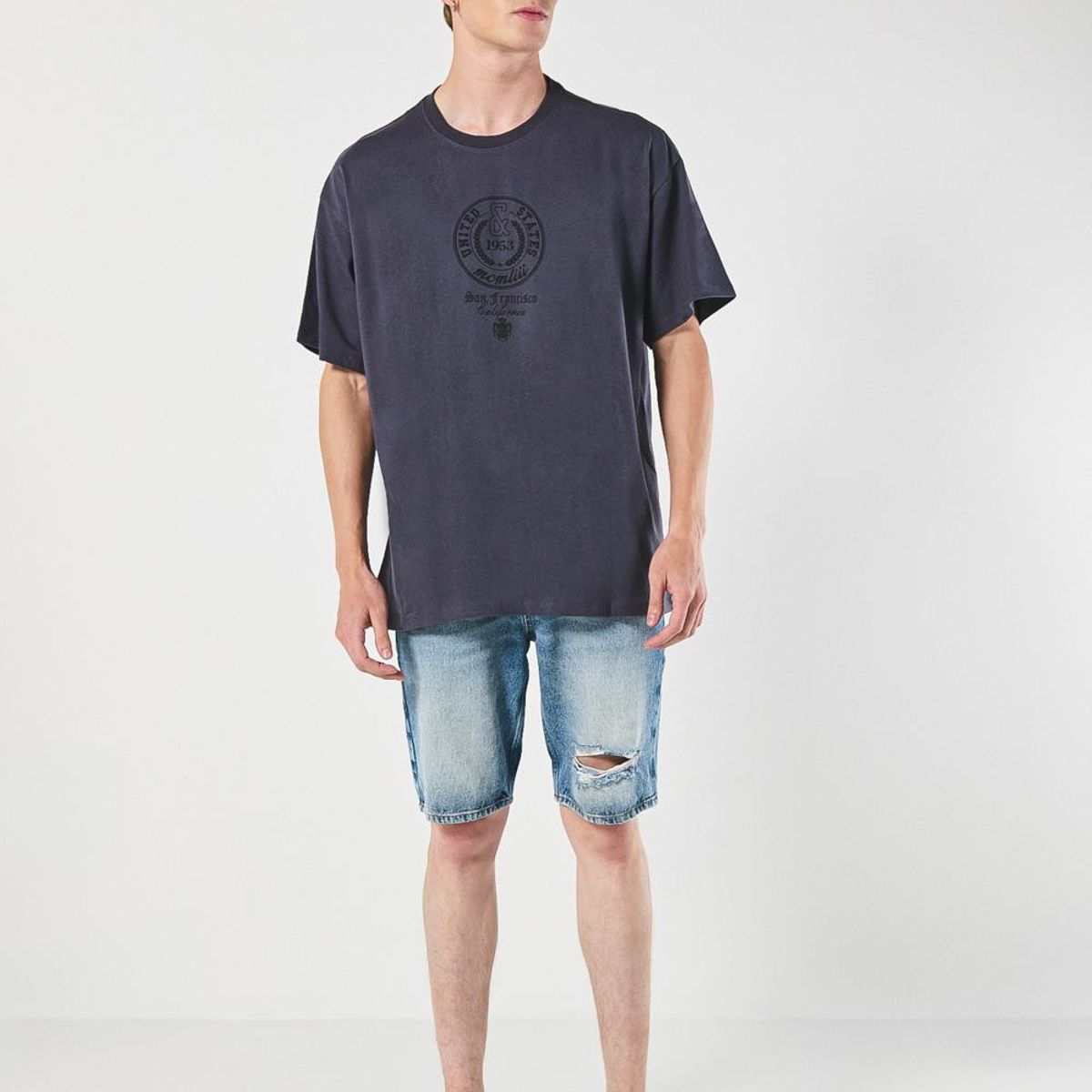 KOAJ - KOAJ Camiseta manga corta oversize gris oscura con arte col Hombre