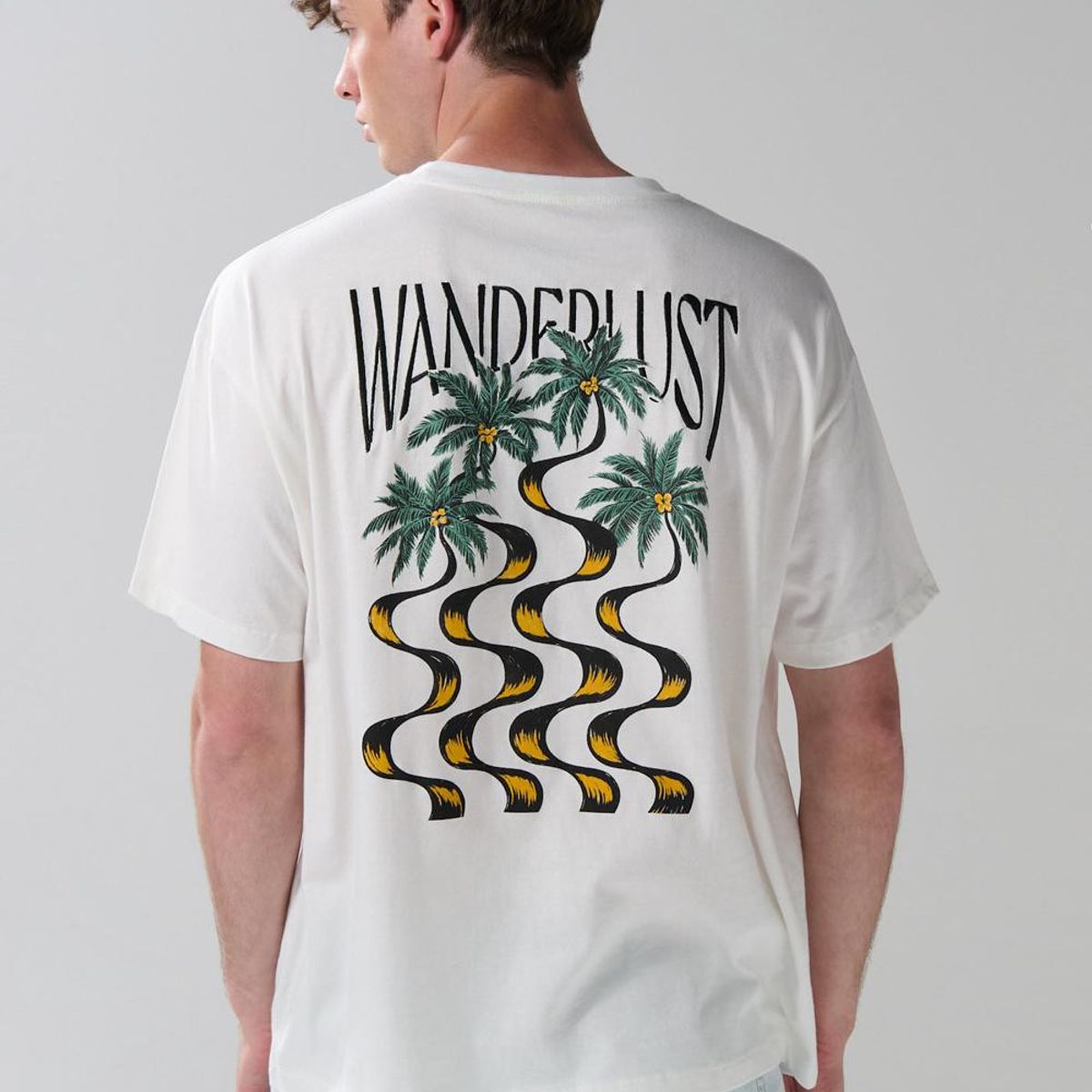 KOAJ - KOAJ Camiseta manga corta oversize crema con diseños de pla Hombre