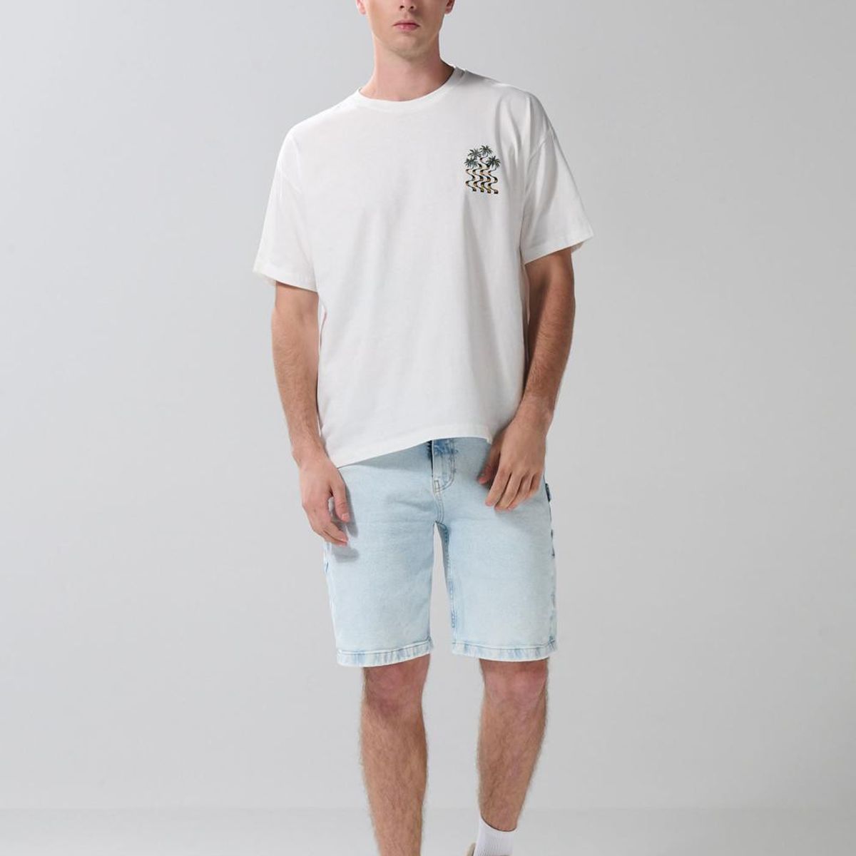 KOAJ - KOAJ Camiseta manga corta oversize crema con diseños de pla Hombre