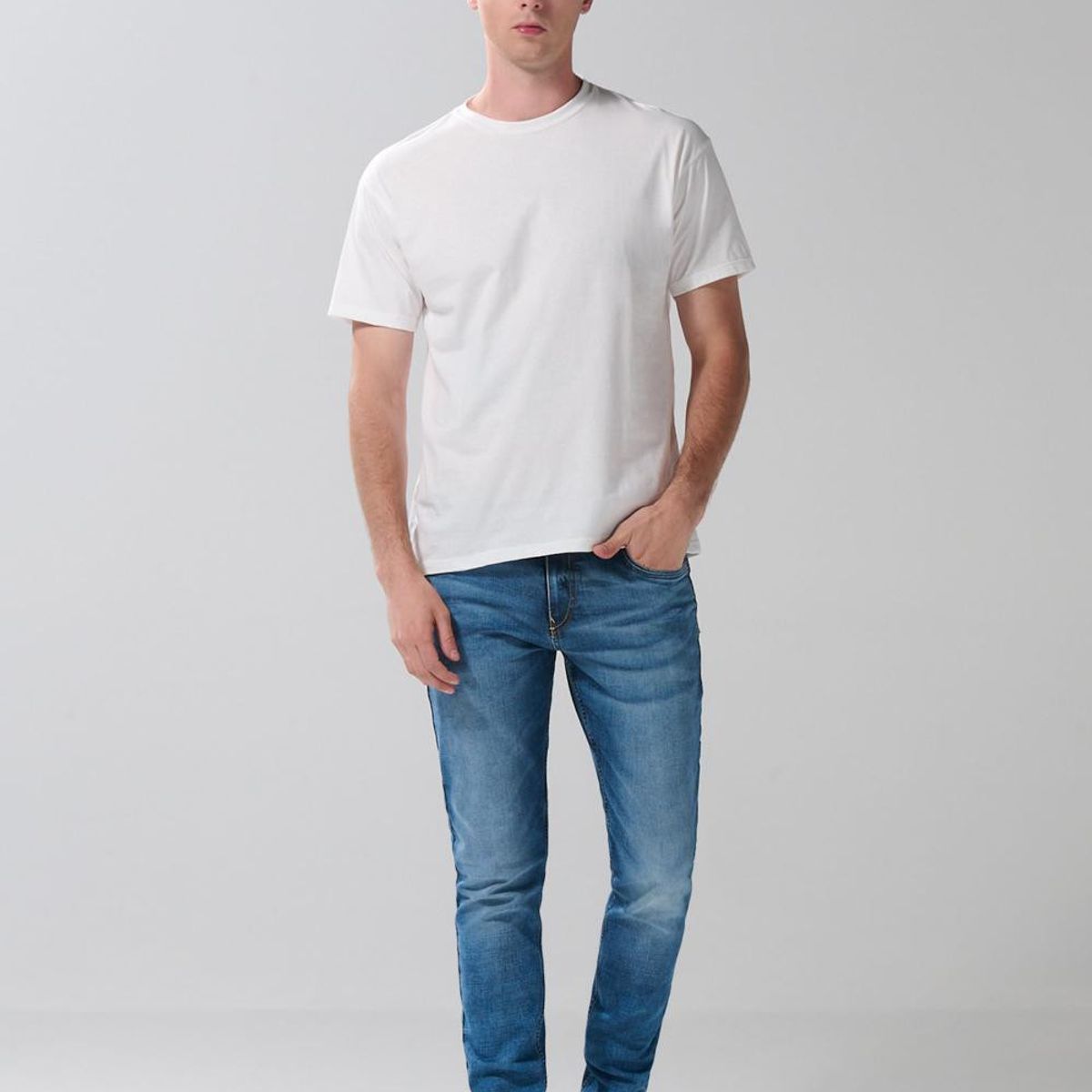 KOAJ - KOAJ Camiseta crema cuello redondo con arte de perro en esp Hombre