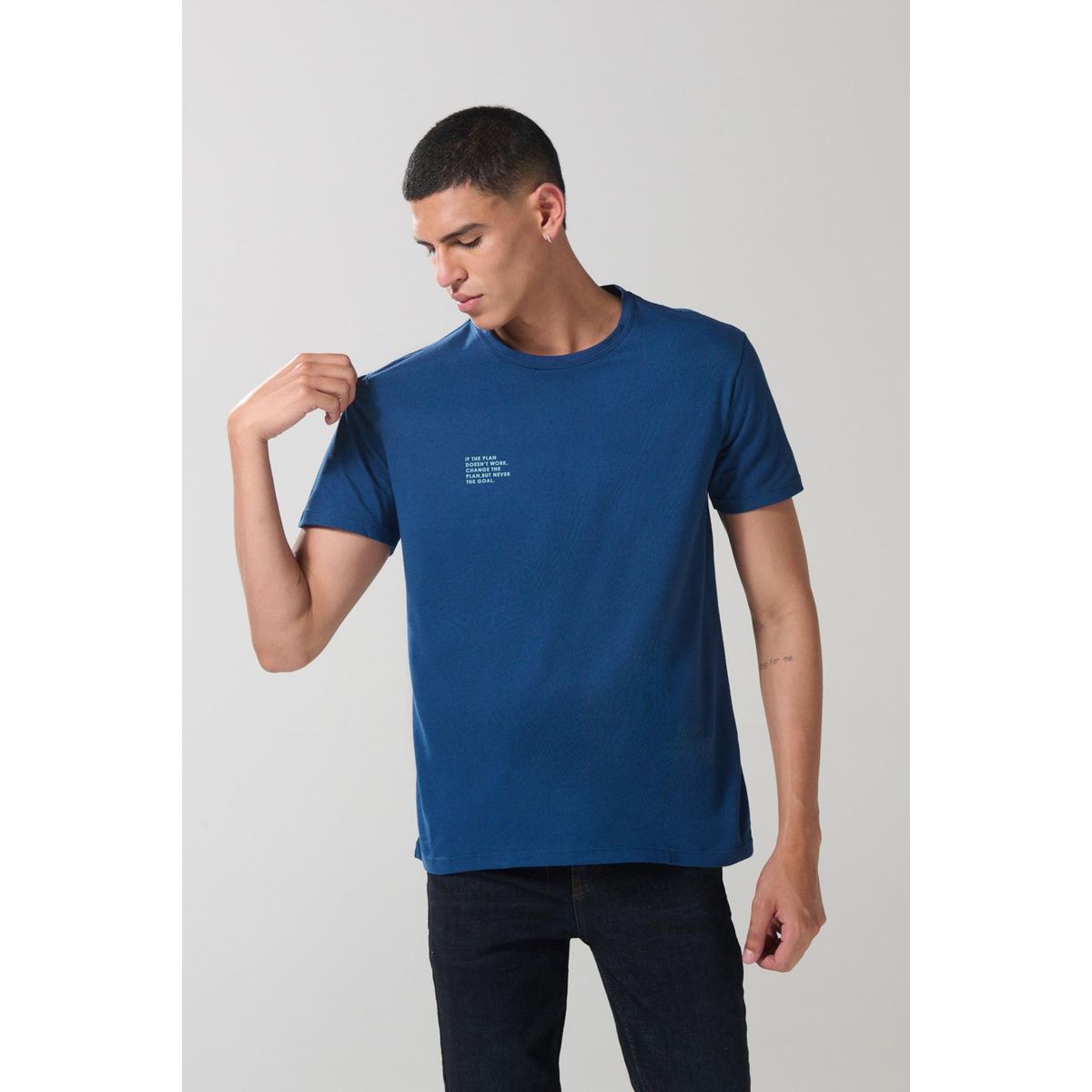 KOAJ - KOAJ Camiseta unicolor con texto minimalista y manga corta Hombre