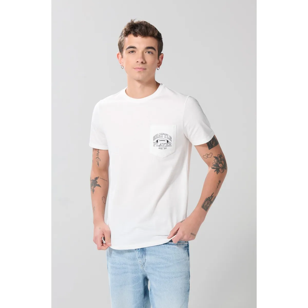 KOAJ - KOAJ Camiseta college crema clara manga corta con bolsillo Hombre
