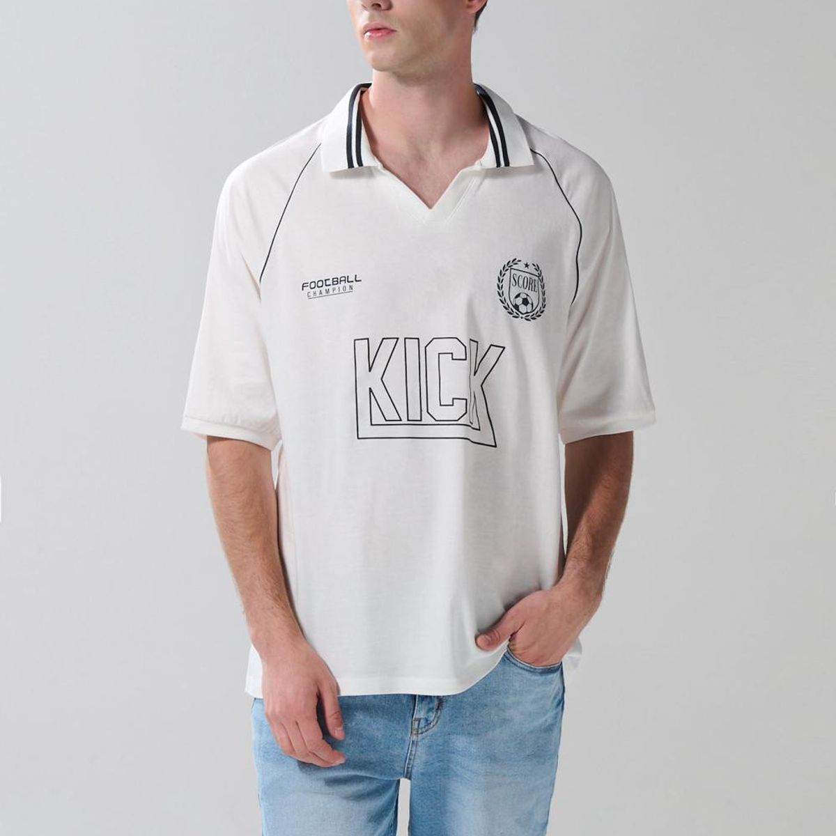 KOAJ - KOAJ Camiseta college deportiva oversize crema con manga co Hombre