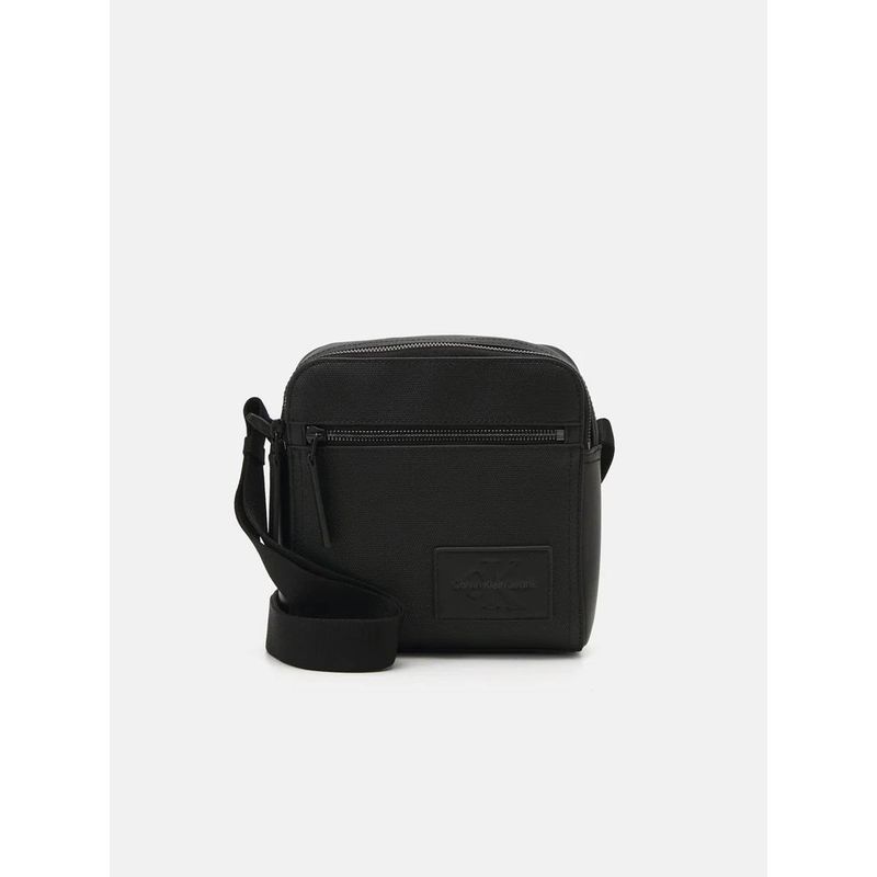 CALVIN KLEIN - Bolso negro cuadrado coated Calvin Klein