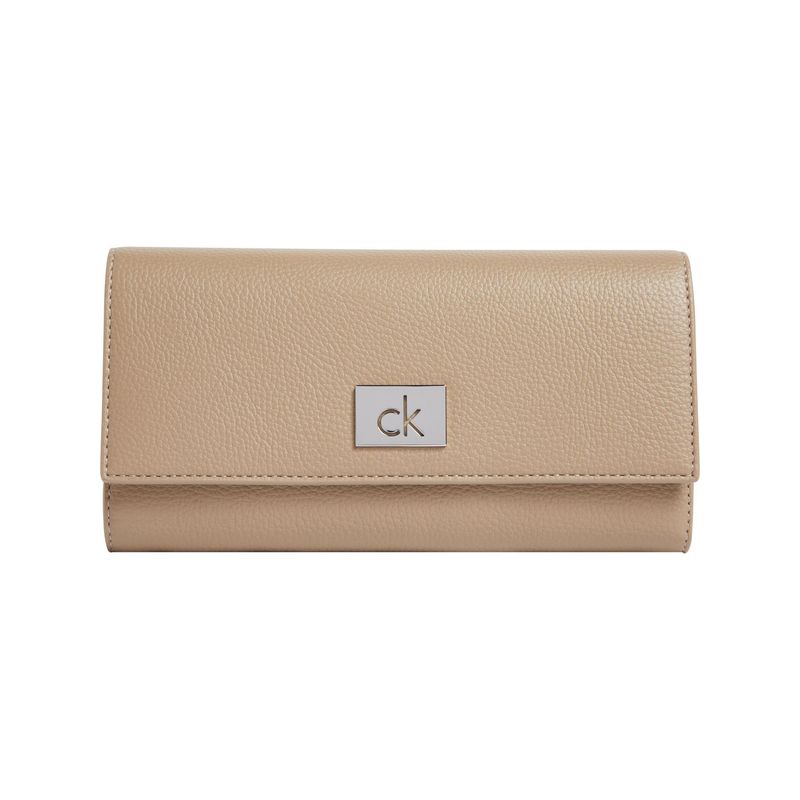 CALVIN KLEIN - Billetera beige trifold con placa metálica Calvin Klein