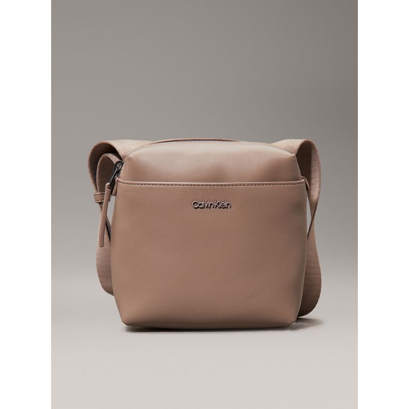 CALVIN KLEIN - Bolso gris reporter cuadrado Calvin Klein