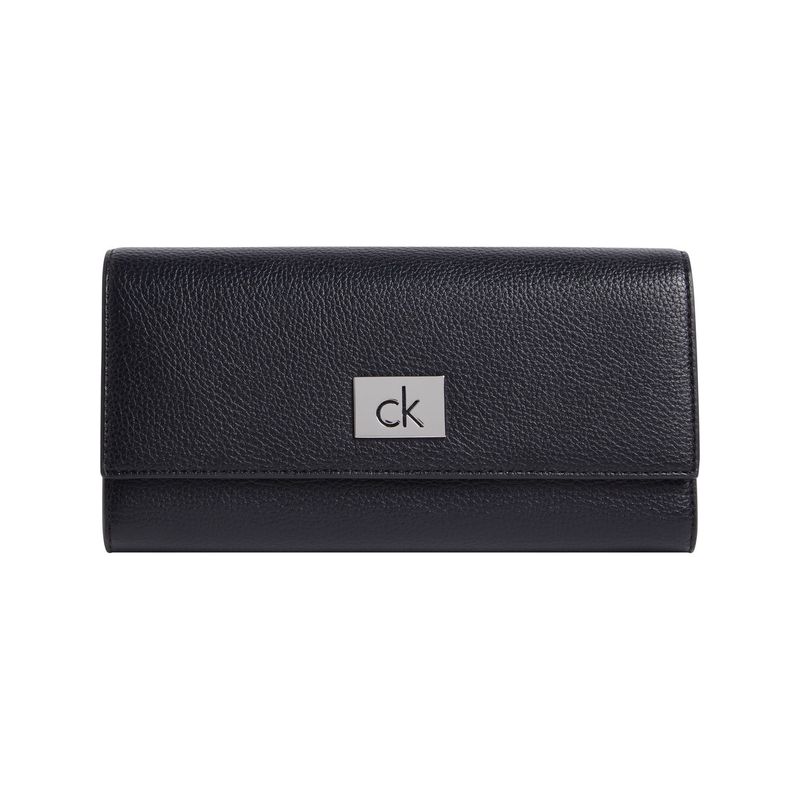 CALVIN KLEIN - Billetera negra trifold con placa metálica Calvin Klein