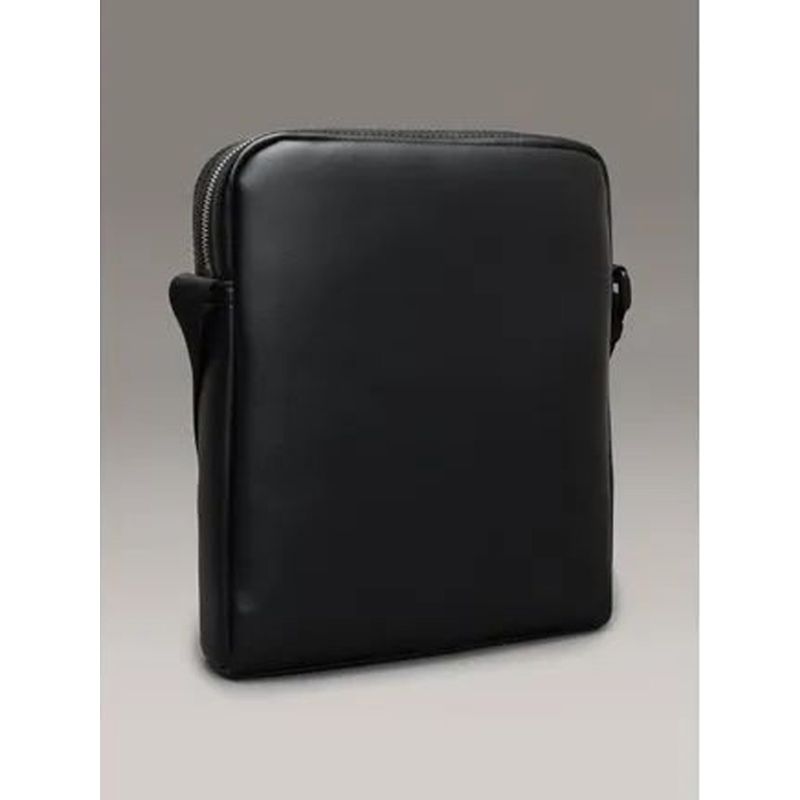 CALVIN KLEIN - Bolso negro cruzado con logotipo repetitivo en relieve Calvin Klein