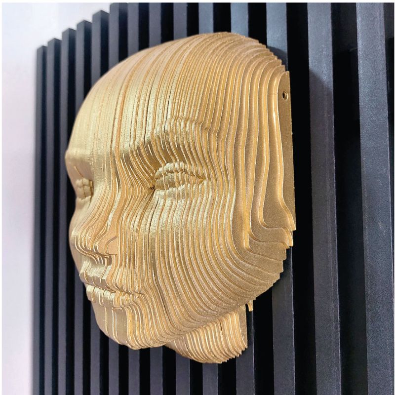 GENERICO - Escultura de Rostro Dorado en Plano Seriado para Colgar