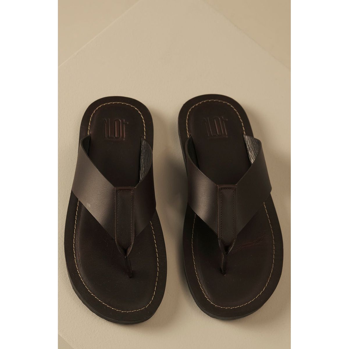 ILOT - SANDALIAS EN CUERO TRES PUNTADAS MARCA ILOT AH40052