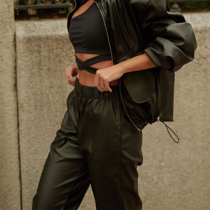 MOVU - Chaqueta bomber tipo cuero negra MOVU