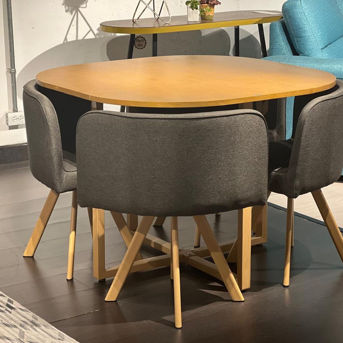 MUEBLES FIOTTI - Comedor 4 Puestos Pizza ahorrador de espacio Wahib R