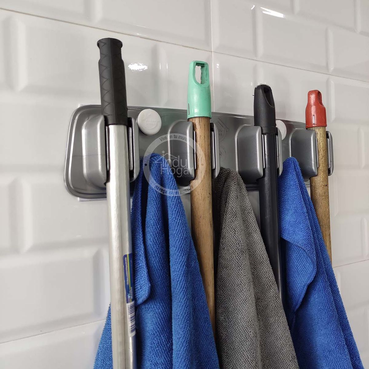 INDUHOGAR - Organizador de escobas y traperos color gris