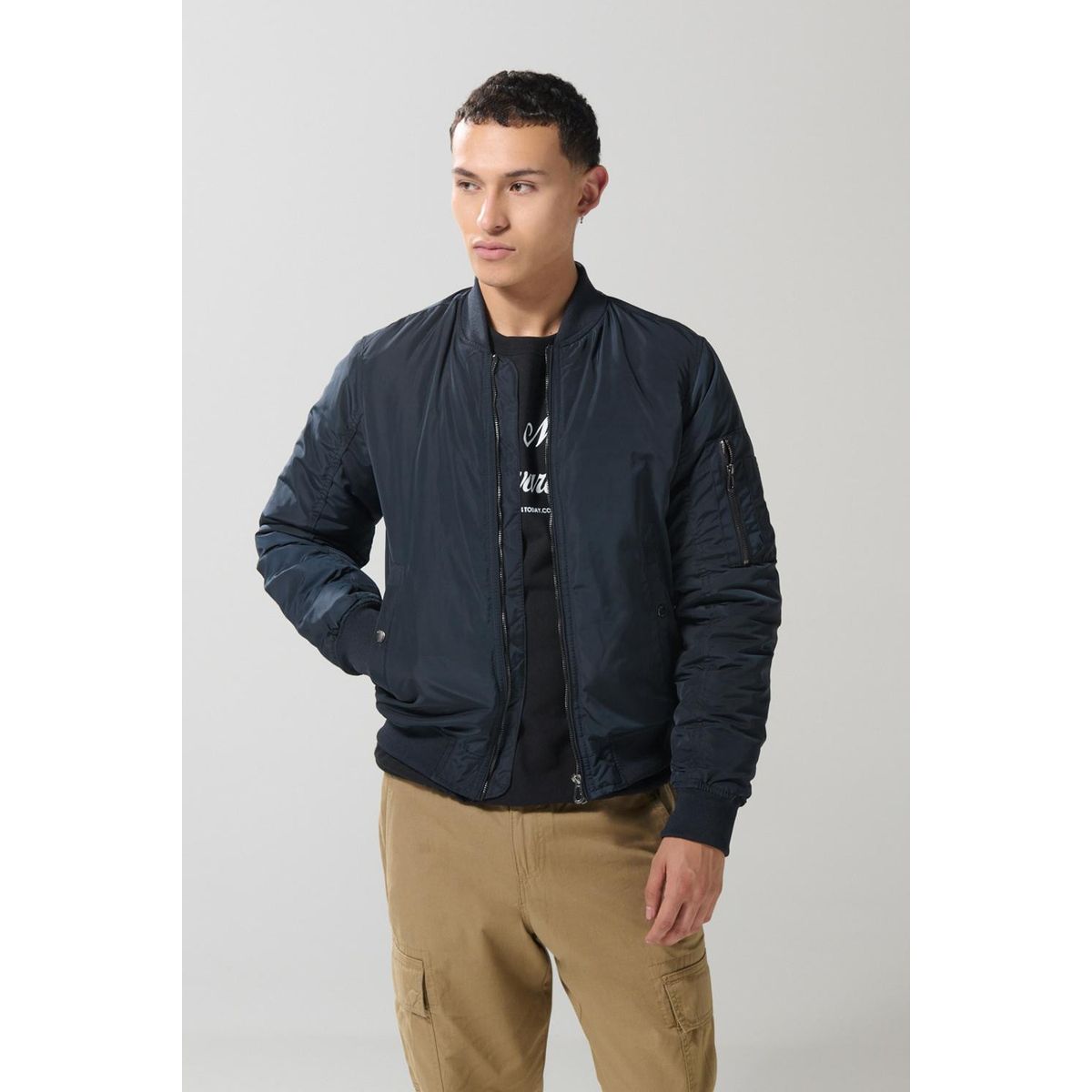 KOAJ - KOAJ Chaqueta unicolor bomber acolchada con acabados en rib Hombre