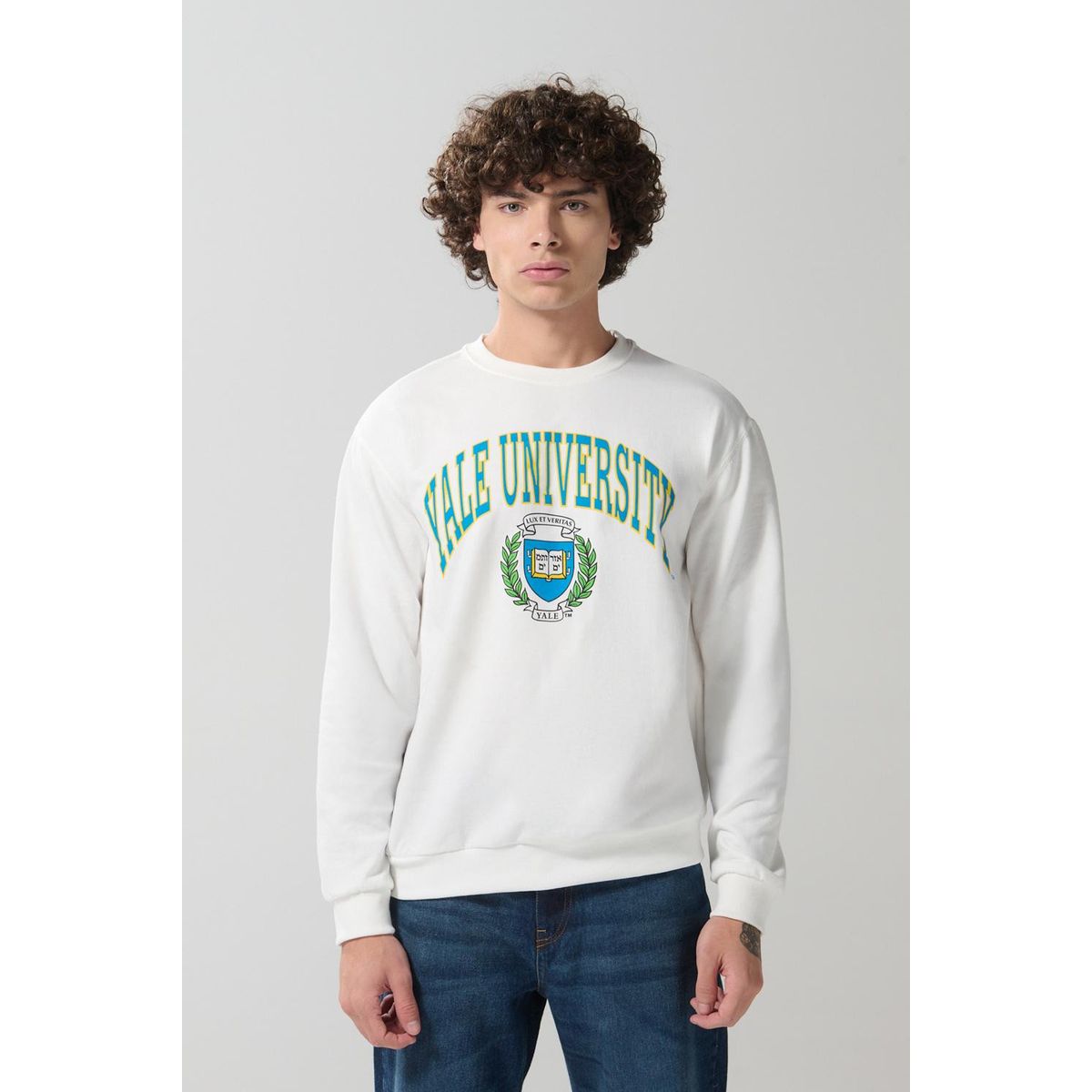 KOAJ - KOAJ Buzo crema claro cuello redondo con arte de Yale Hombre